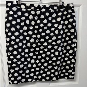 LOFT Black and White Patterned Pencil Skirt